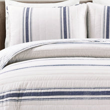 Carregar imagem no visualizador da galeria, Farmhouse Stripe Reversible Cotton Quilt Set
