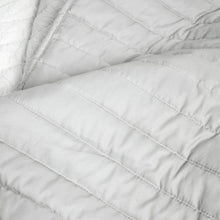 Cargar imagen en el visor de la galería, Crinkle Ombre Oversized Quilt 3 Piece Set
