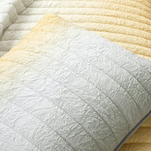 Cargar imagen en el visor de la galería, Crinkle Ombre Oversized Quilt 3 Piece Set
