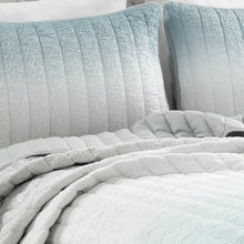 Cargar imagen en el visor de la galería, Crinkle Ombre Oversized Quilt 3 Piece Set
