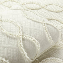 Carregar imagem no visualizador da galeria, Avon Textured Ruffle Quilt 3 Piece Set
