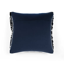 Carregar imagem no visualizador da galeria, Spencer Decorative Pillow
