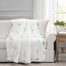 Carregar imagem no visualizador da galeria, Livia Flora Silver-Infused Antimicrobial Reversible Throw
