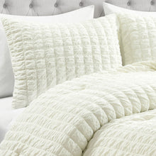 Cargar imagen en el visor de la galería, Crinkle Textured Dobby Comforter Set
