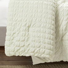 Cargar imagen en el visor de la galería, Crinkle Textured Dobby Comforter Set
