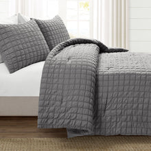 Cargar imagen en el visor de la galería, Crinkle Textured Dobby Comforter Set
