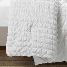 Cargar imagen en el visor de la galería, Crinkle Textured Dobby Comforter Set
