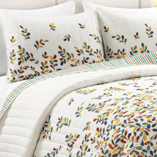 Cargar imagen en el visor de la galería, Boho Botanical Leaf Reversible 3 Piece Quilt Set
