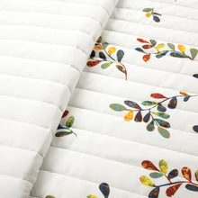 Cargar imagen en el visor de la galería, Boho Botanical Leaf Reversible 3 Piece Quilt Set
