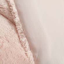 Carregar imagem no visualizador da galeria, Emma Faux Fur Comforter Set
