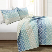 Load image into Gallery viewer, Medallion Ombre Reversible Quilt 3 Piece Set
