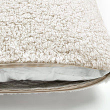 Cargar imagen en el visor de la galería, Cozy Soft Sherpa Reversible Decorative Pillow Cover
