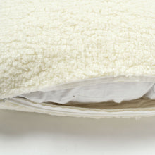 Cargar imagen en el visor de la galería, Cozy Soft Sherpa Reversible Decorative Pillow Cover
