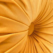 Cargar imagen en el visor de la galería, Round Pleated Soft Velvet Throw Pillow
