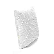 Cargar imagen en el visor de la galería, Velvet Diamond Pintuck Decorative Pillow Cover
