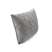 Cargar imagen en el visor de la galería, Velvet Diamond Pintuck Decorative Pillow Cover
