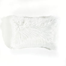 Cargar imagen en el visor de la galería, Mongolian Luca Soft Faux Fur Decorative Pillow Cover
