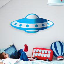 Cargar imagen en el visor de la galería, Retro UFO
