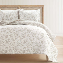 Load image into Gallery viewer, Floral Jacquard Reversible Soft Matelassé 3 Piece Quilt Set
