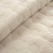 Cargar imagen en el visor de la galería, Hexagon Honeycomb Textured Cotton Quilt 3 Piece Set
