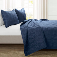 Cargar imagen en el visor de la galería, Hexagon Honeycomb Textured Cotton Quilt 3 Piece Set
