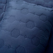 Cargar imagen en el visor de la galería, Hexagon Honeycomb Textured Cotton Quilt 3 Piece Set
