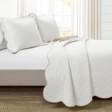 Cargar imagen en el visor de la galería, Coastal Chic Scalloped Edge Reversible Quilt 3 Piece Set
