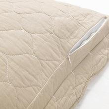 Cargar imagen en el visor de la galería, Coastal Chic Scalloped Edge Reversible Quilt 3 Piece Set
