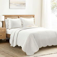 Cargar imagen en el visor de la galería, Coastal Chic Scalloped Edge Reversible Quilt 3 Piece Set
