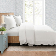 Carregar imagem no visualizador da galeria, Coastal Chic Scalloped Edge 3 Piece Comforter Set
