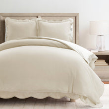 Cargar imagen en el visor de la galería, Coastal Chic Scalloped Edge 100% Cotton Reversible Duvet Cover Set
