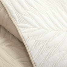 Cargar imagen en el visor de la galería, Isla Embroidered Leaf Reversible Cotton Quilt 3 Piece Set
