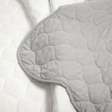 Cargar imagen en el visor de la galería, Coastal Chic Scalloped Edge Reversible Quilt 3 Piece Set
