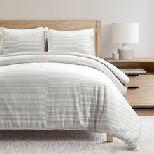 Cargar imagen en el visor de la galería, Sawyer Modern Broken Stripe Duvet Cover 3 Piece Set
