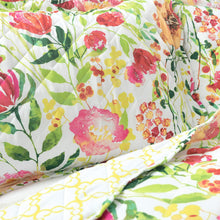 Cargar imagen en el visor de la galería, Leilani Watercolor Scallop Edged Floral 3 Piece Quilt Set
