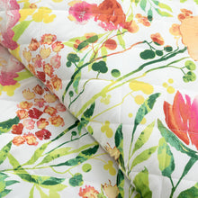 Cargar imagen en el visor de la galería, Leilani Watercolor Scallop Edged Floral 3 Piece Quilt Set
