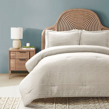 Carregar imagem no visualizador da galeria, Clipped Stripe Jacquard 3 Piece Comforter Set
