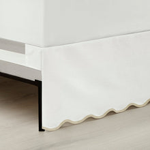 Carregar imagem no visualizador da galeria, Coastal Chic Scalloped Edge Bed Skirt
