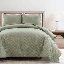 Carregar imagem no visualizador da galeria, Ava Diamond Oversized Cotton Quilt Set
