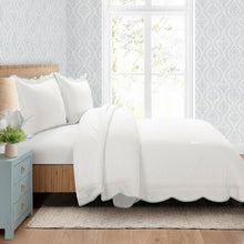 Carregar imagem no visualizador da galeria, Coastal Chic Scalloped Edge 3 Piece Comforter Set
