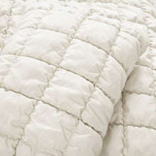 Cargar imagen en el visor de la galería, Puff Comforter Set
