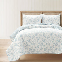 Load image into Gallery viewer, Floral Jacquard Reversible Soft Matelassé 3 Piece Quilt Set
