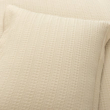 Cargar imagen en el visor de la galería, Haniya Solid Waffle Woven Cotton Textured Comforter Set
