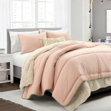 Carregar imagem no visualizador da galeria, Oslo Soft Reversible Quilted Comforter Set
