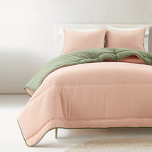 Carregar imagem no visualizador da galeria, Oslo Soft Reversible Quilted Comforter Set
