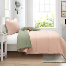 Carregar imagem no visualizador da galeria, Oslo Soft Reversible Quilted Comforter Set
