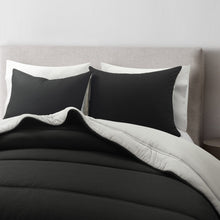 Carregar imagem no visualizador da galeria, Oslo Soft Reversible Quilted Comforter Set
