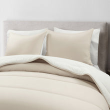 Cargar imagen en el visor de la galería, Oslo Soft Reversible Quilted Comforter Set
