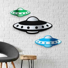 Cargar imagen en el visor de la galería, Retro UFO
