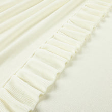 Carregar imagem no visualizador da galeria, Reyna Soft Knitted Ruffle Blanket/Coverlet
